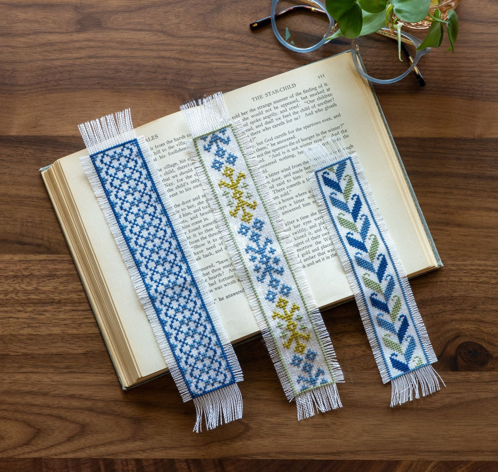 Folk Fabric Sampler White cross stitch kit