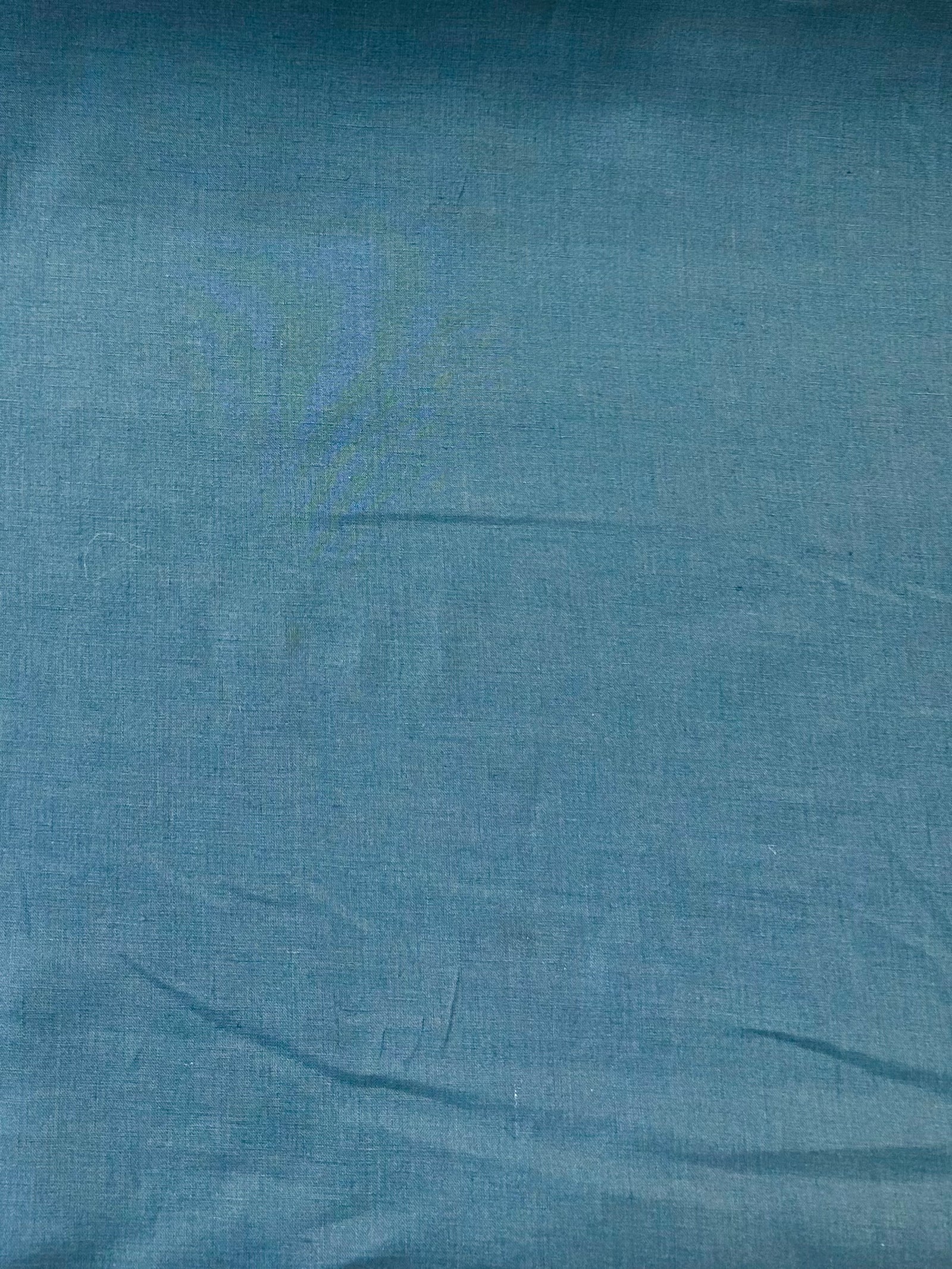 A stunning teal mid-weight (handkerchief) linen.