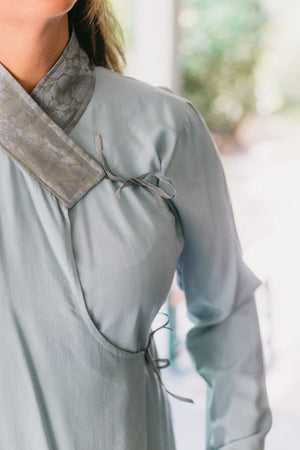 Close up photo of ties and neckline of Nepali Blouse.