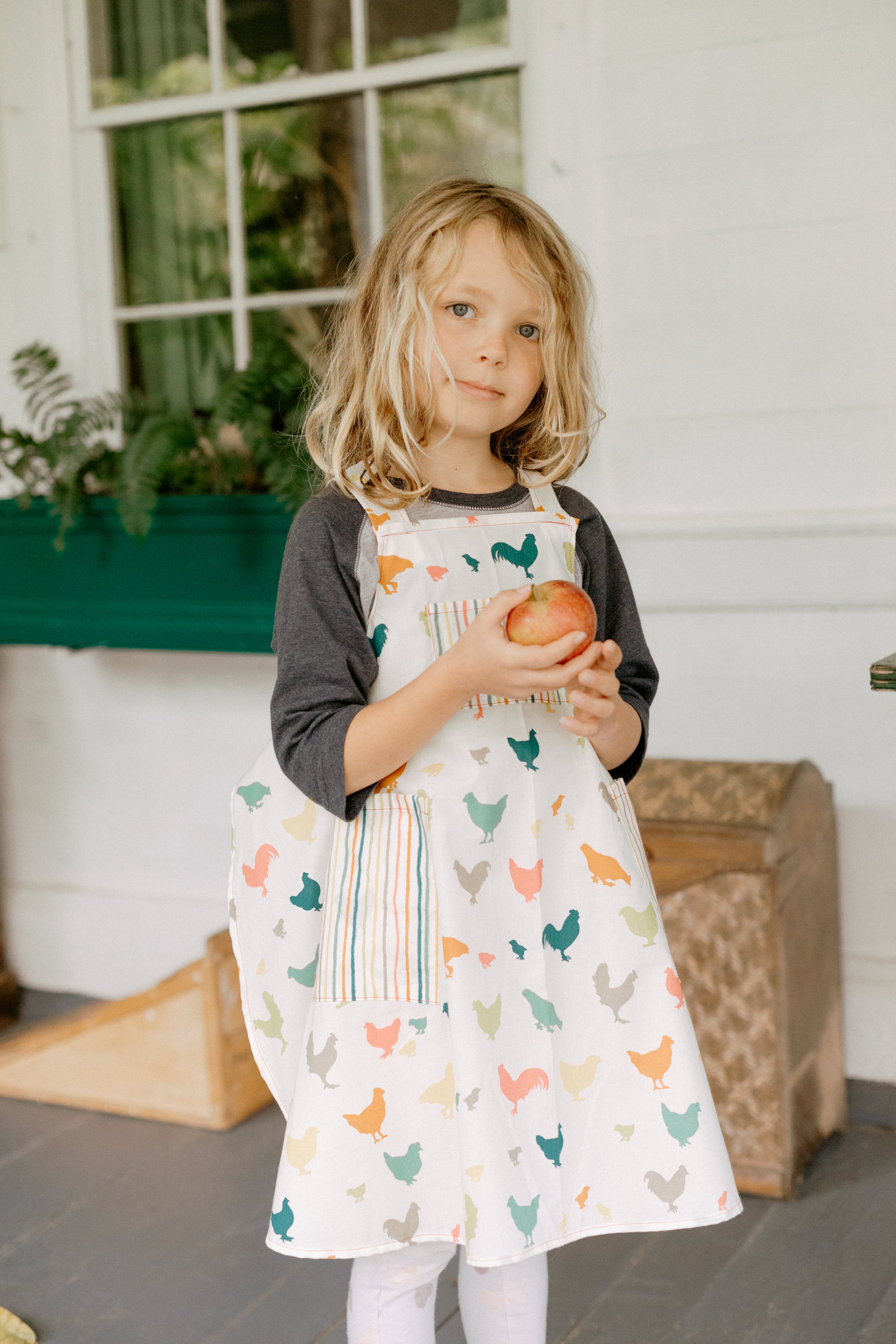 Criss Cross Apron/Smock/Pinafore  Aprons patterns, Diy apron, Sewing aprons