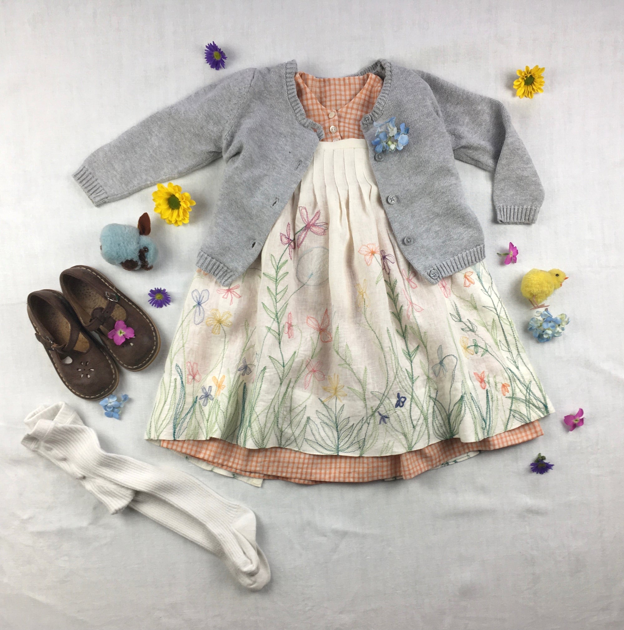 213 Child's Prairie Dress & Pinafore